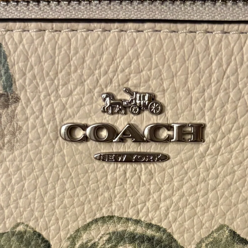 Coach Corner “Candy” Zip Wristlet Nwt - Picture 6 of 7